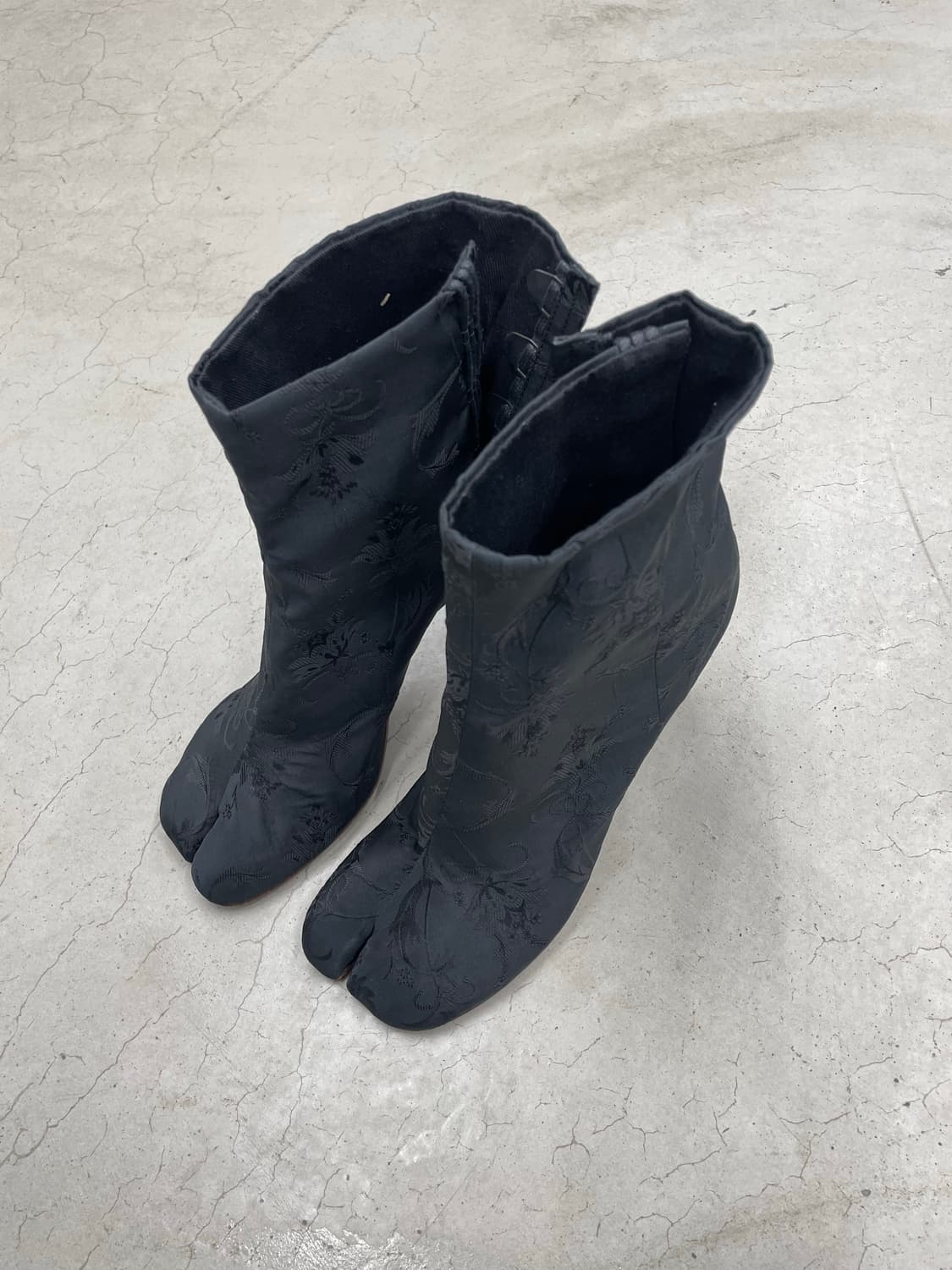 VETEMENTS FW18 COIN HEEL BOOTS (38) 상품이미지3