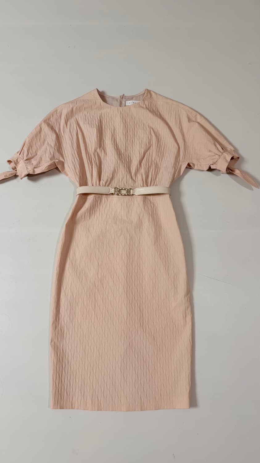 미샤 MICHAA 링클 바스락 벨티드 원피스 55 정가 899,000원 상품이미지4