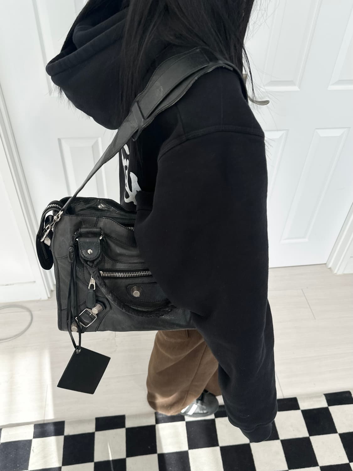 [A 정품] 발렌시아가 자이언트 시티 모터백 미디움 블랙 상품이미지9