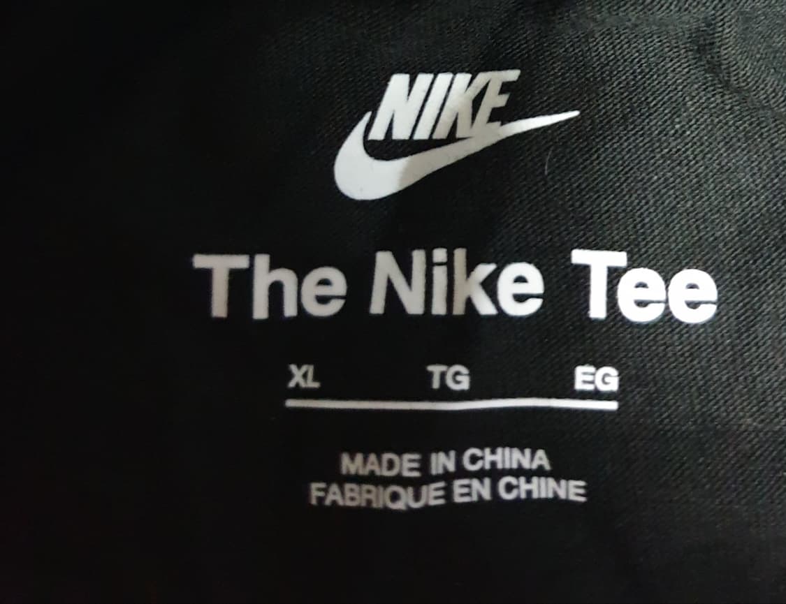 나이키 에센셜 푸츄라 멀티스우시 반팔티 (XL) DJ1569-010 상품이미지4