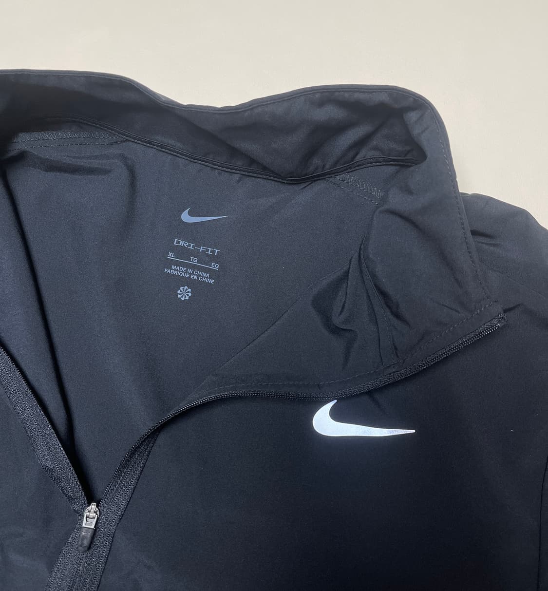 나이키 폼 드라이 핏 바람막이 블랙 자켓  상품이미지3