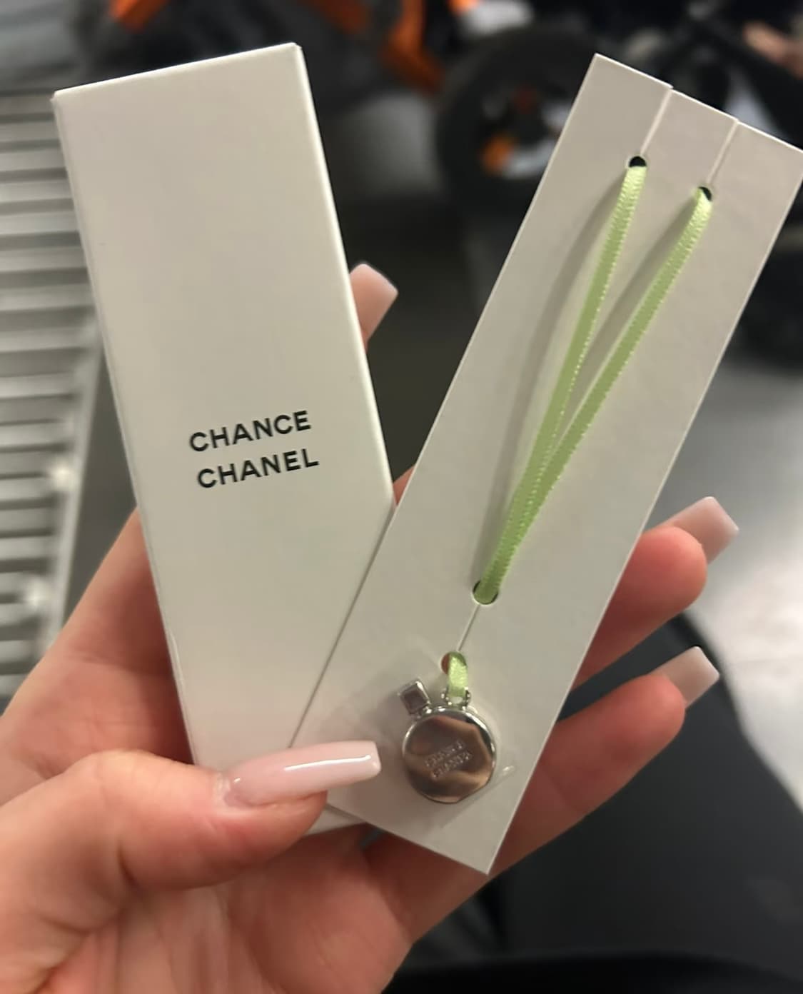 샤넬 뷰티 샹스 백참 키링  상품이미지1