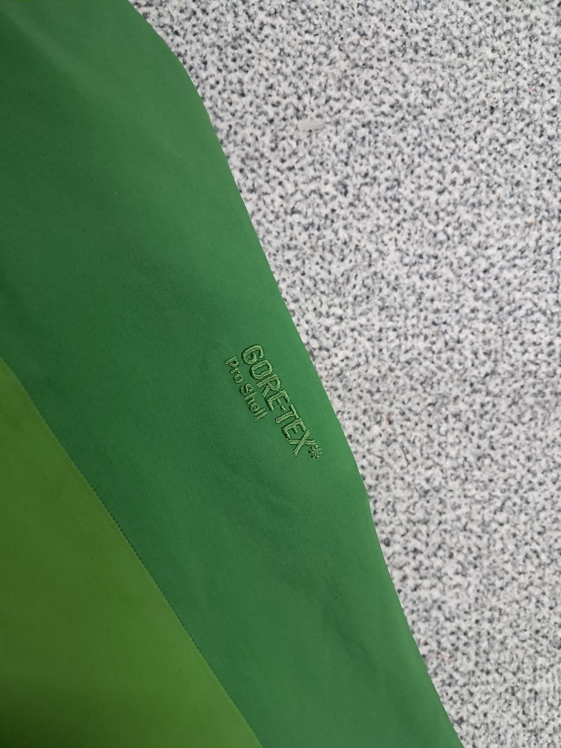 아크테릭스 바람막이 상품이미지5