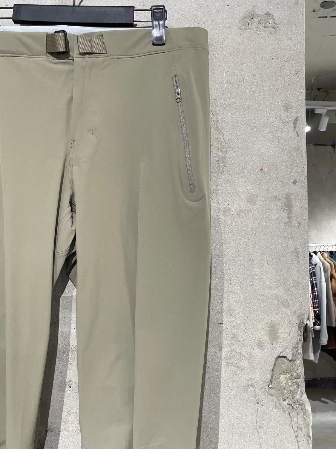 아크테릭스 우먼즈 라이트 베이지 감마 LT 나일론 팬츠 상품이미지3