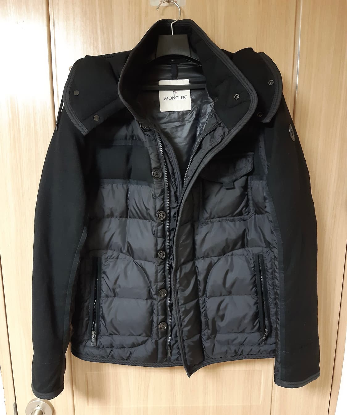 몽클레어 패딩 블랙색상 상품이미지2