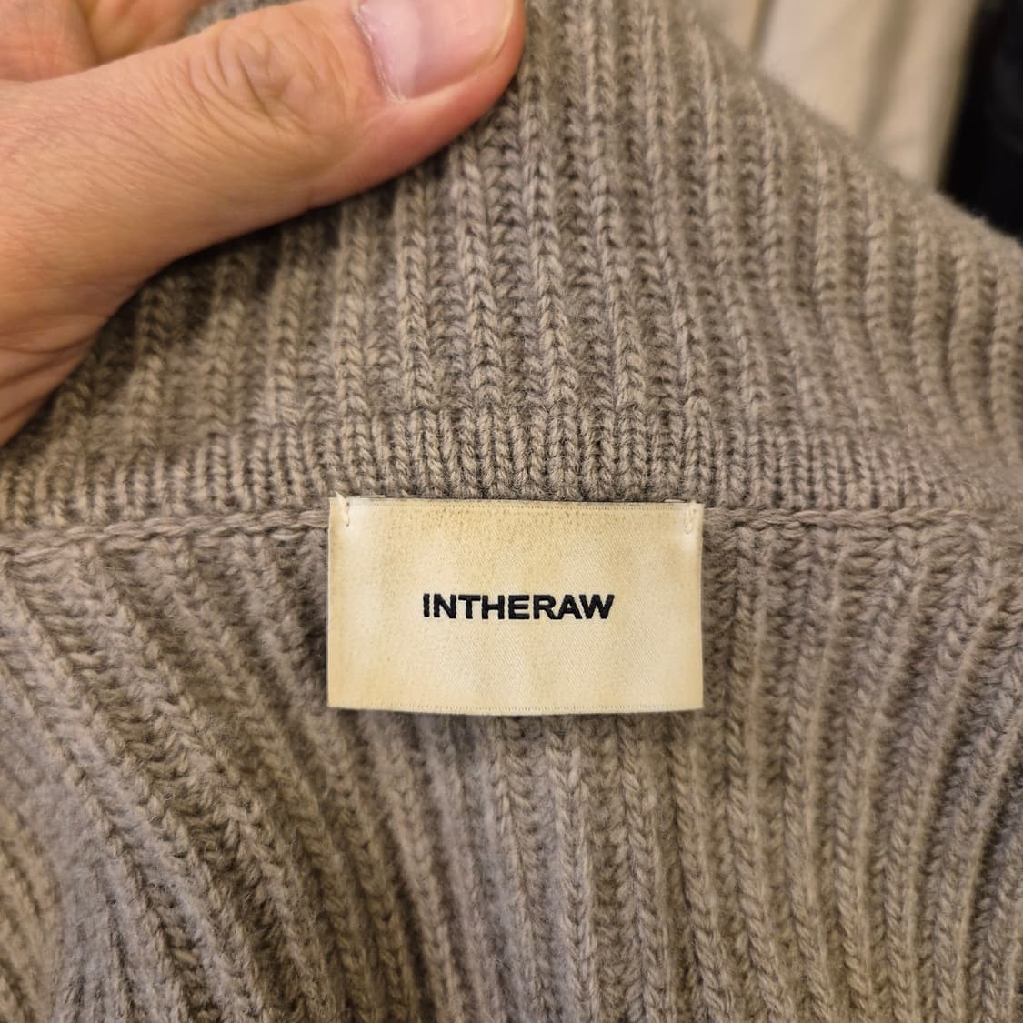 FREE(착샷잇음) 베이지 울 집업니트  상품이미지5