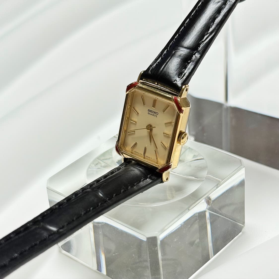 80's90's 빈티지 세이코 사각 탱크 레드 엣지 워치 상품이미지2