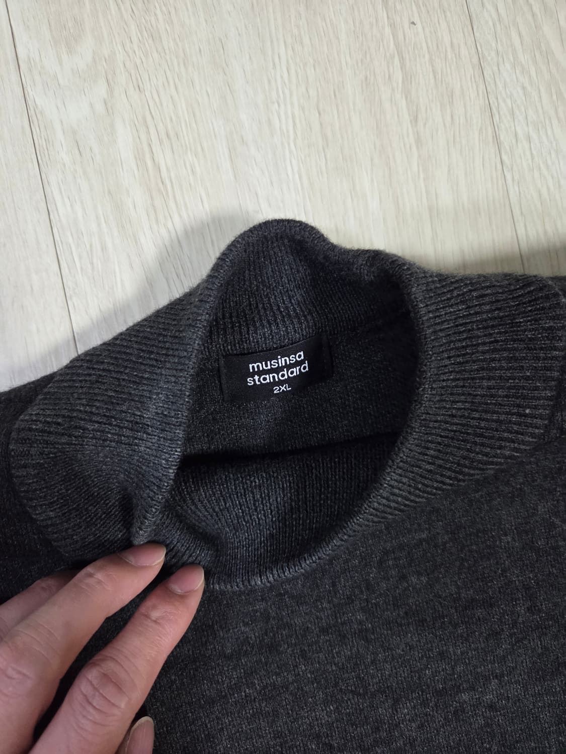 2장)무신사스탠다드 미니멀 모크넥 니트 상품이미지3