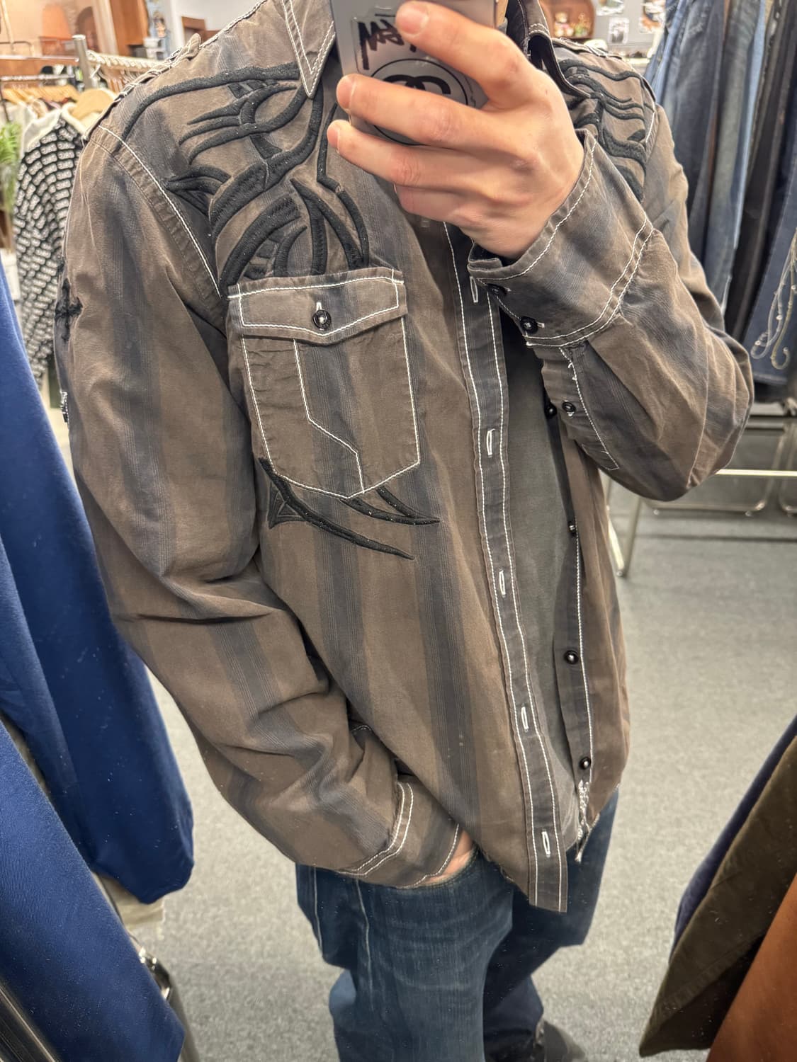 XL)Roar 빈티지 패턴 자수 스트라이프 긴팔셔츠 상품이미지1