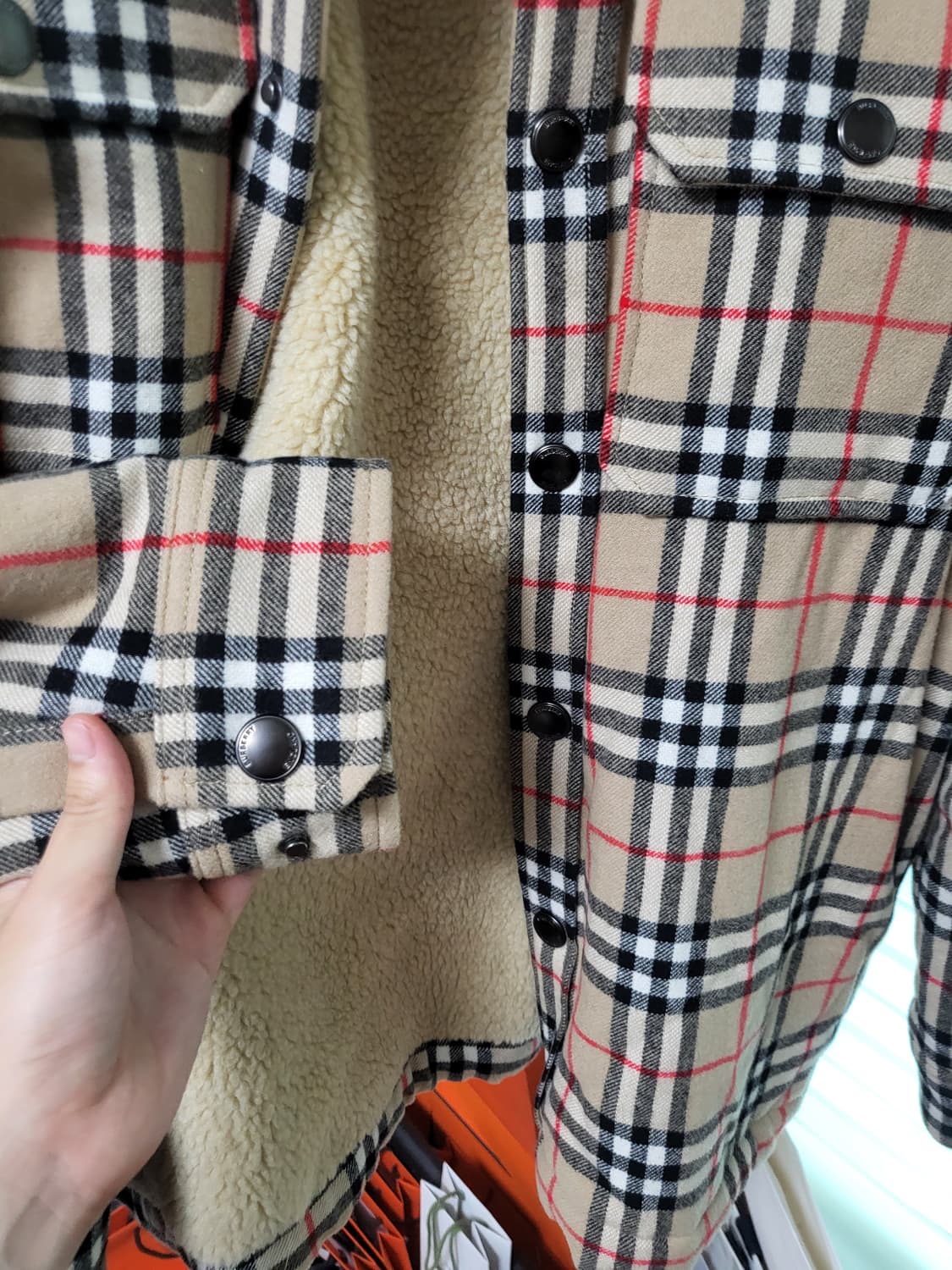 22FW 버버리 체크 양털 자켓 L 상품이미지4