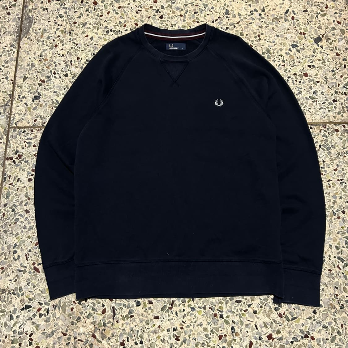 프레디페리(Fred Perry) 블랙 맨투맨 상품이미지1