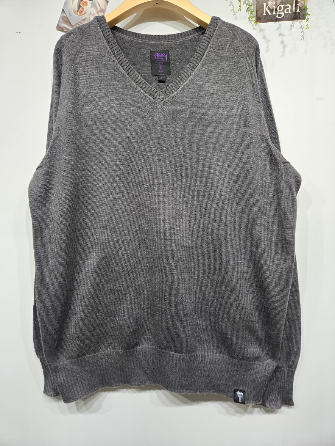 스투시 스테판 플리츠 V넥 니트 그레이 상품이미지3