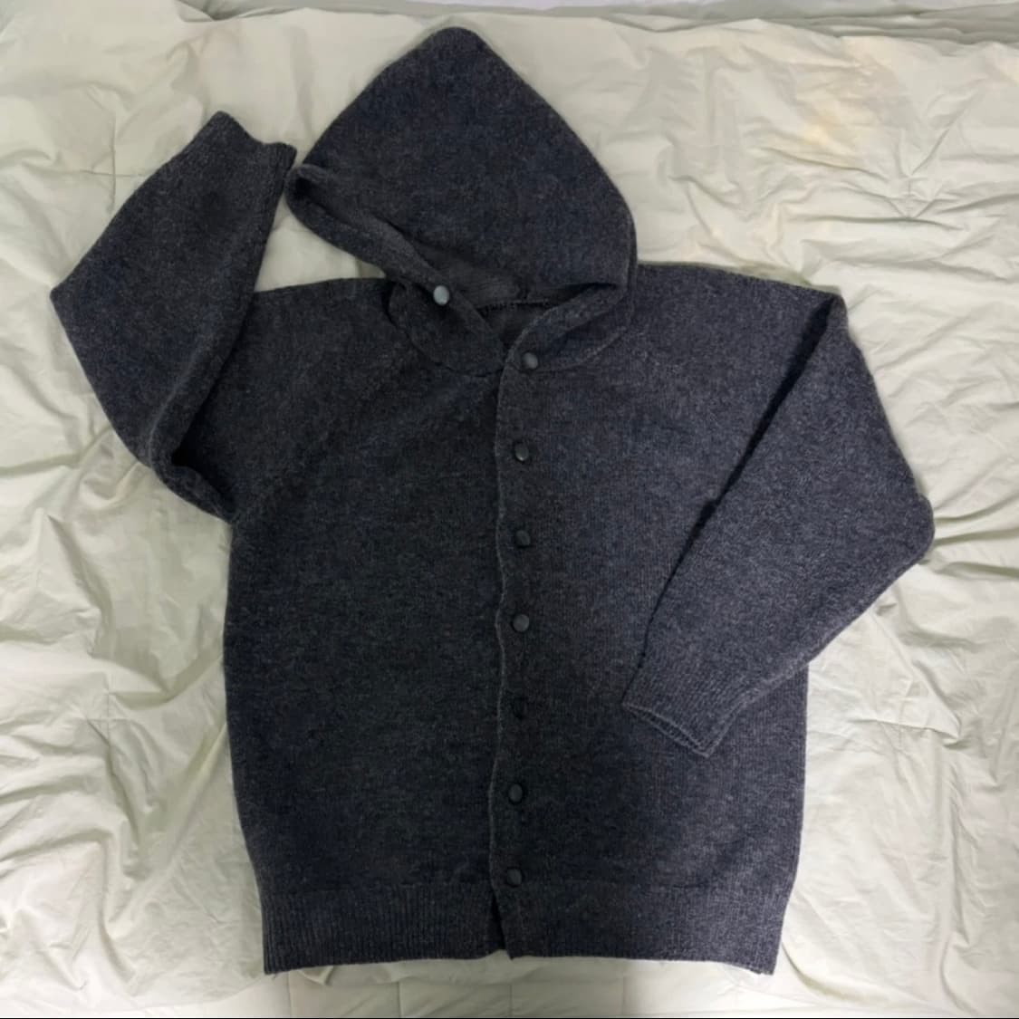 버튼 후드 니트 가디건 차콜 그레이 상품이미지1
