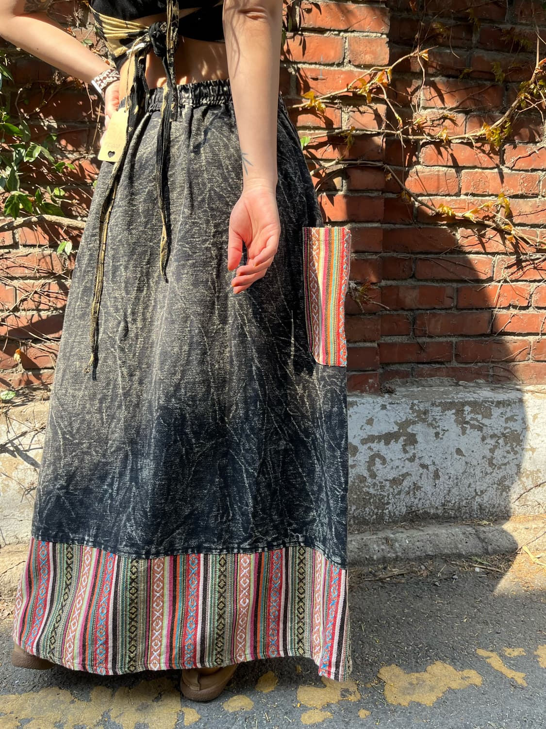 블랙 워싱 에스닉 주머니 롱스커트 상품이미지8