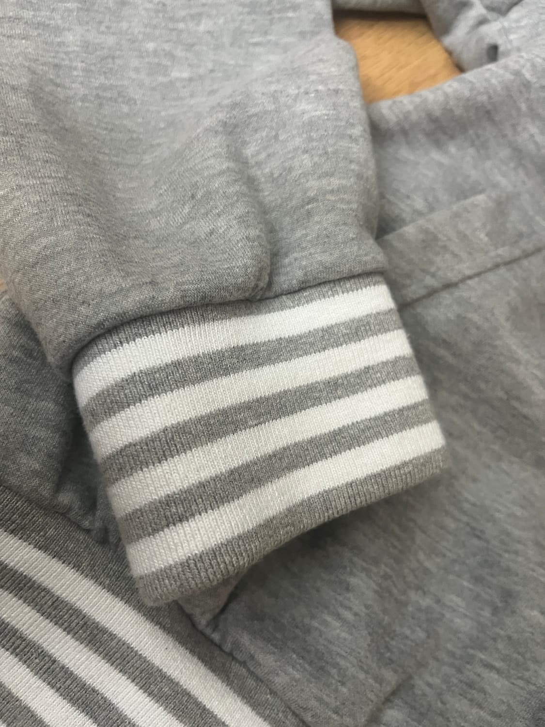 톰브라운 후드집업 상품이미지3