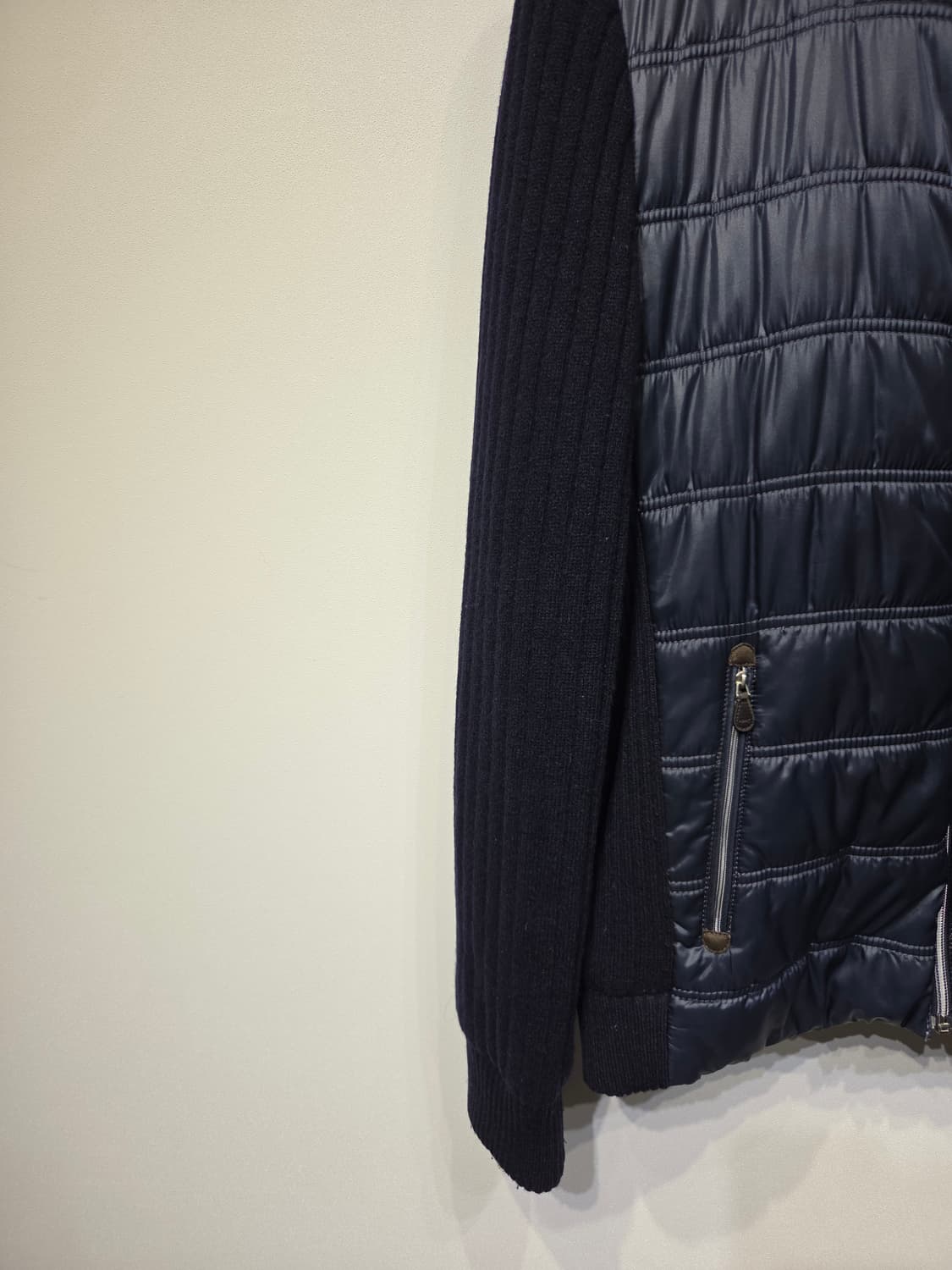 루이까스텔 울혼방 하이브리드 누빔 니트 집업 상품이미지4