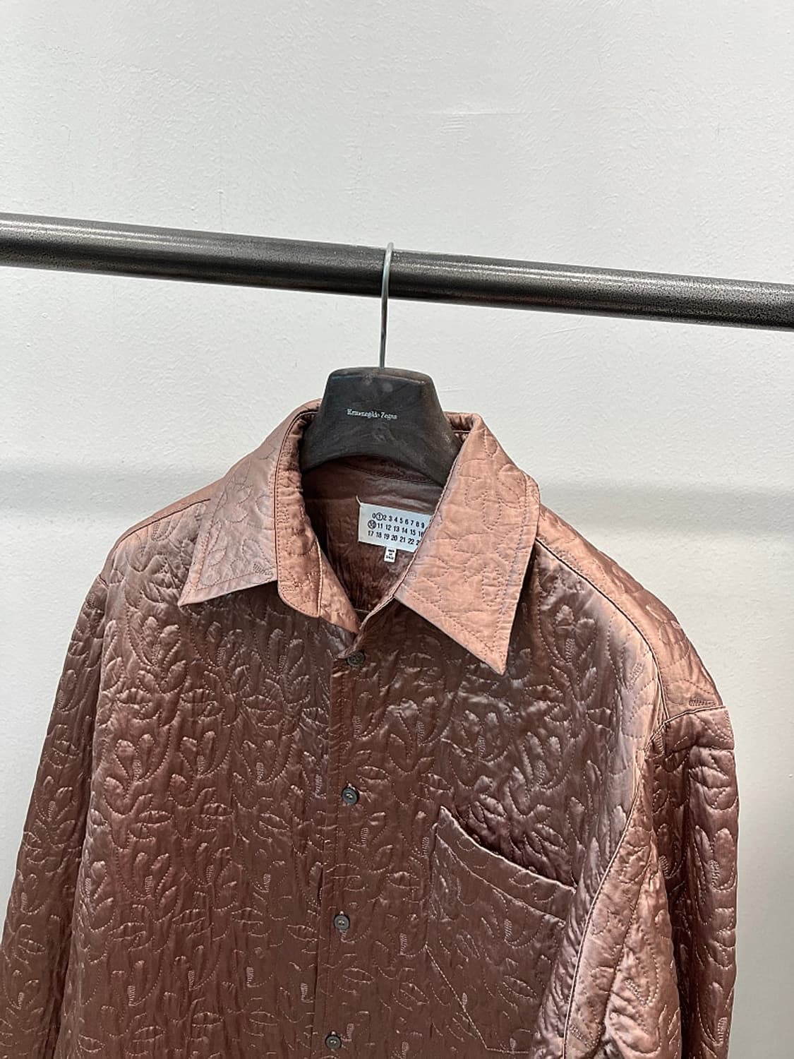 105) 마르지엘라 신형 새틴 오버 퀼팅자켓  상품이미지2