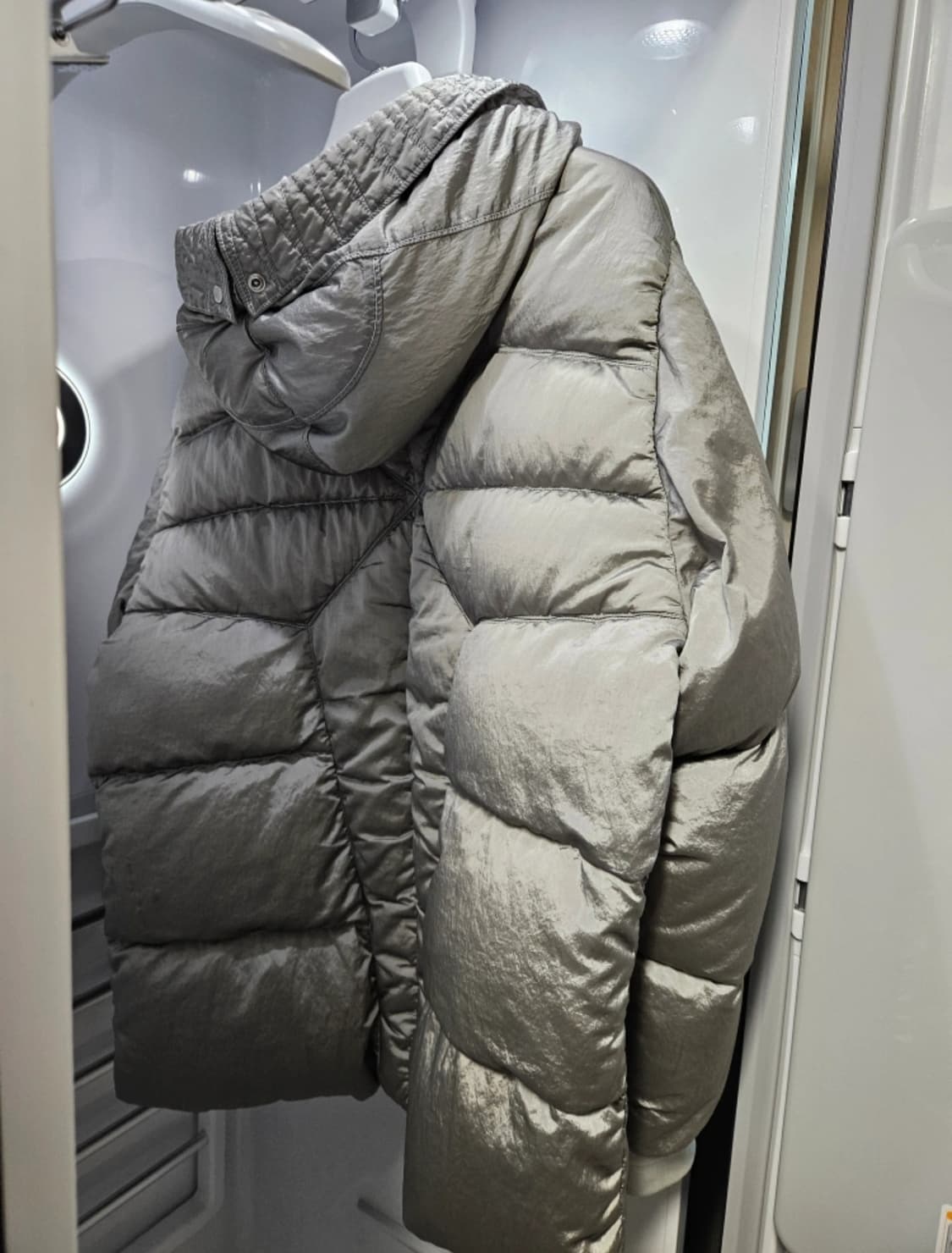 22fw 스톤아일랜드 나일론메탈 패딩 L 상품이미지2