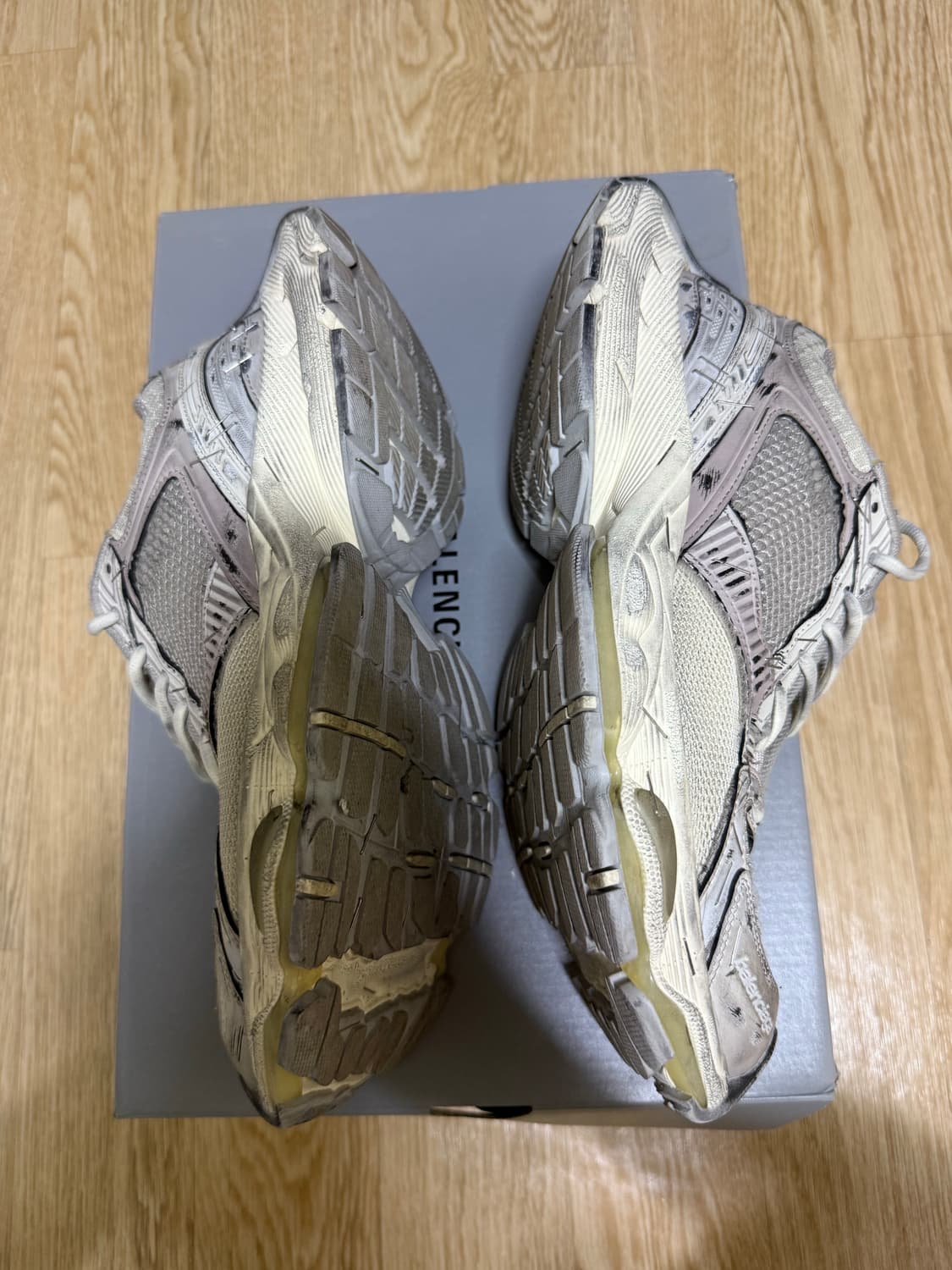 42 발렌시아가 스테이플러 스니커즈 에그쉘 상품이미지3