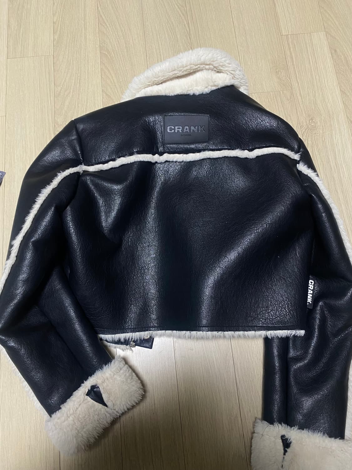 크랭크 무스탕 크롭 블랙 자켓 레더 가죽 퍼 상품이미지4