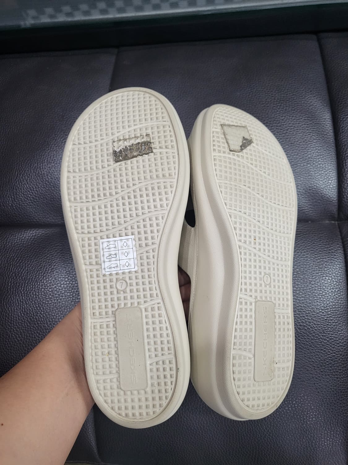 스케쳐스 에센드 상품이미지9