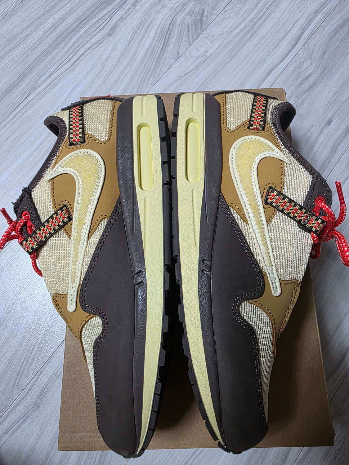 [270] 나이키 x 트래비스 스캇 에어맥스1 캑터스 브라운  상품이미지9