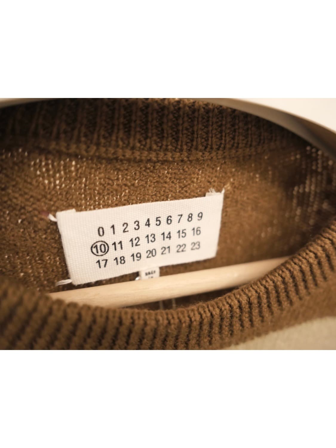 마르지엘라 스트라이프 언발란스 니트 상품이미지4