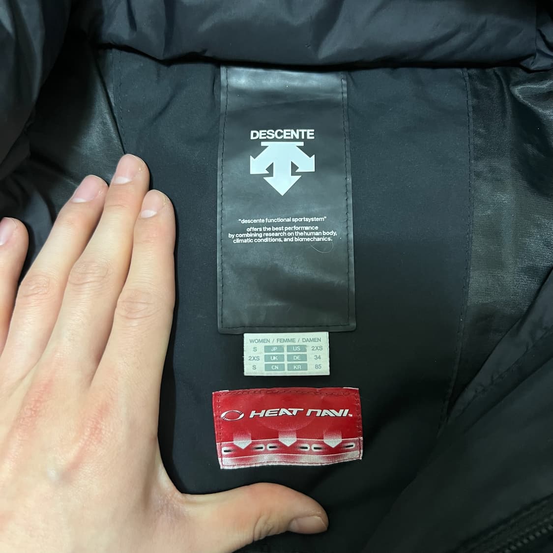 데상트 히트나비 구스다운 후드 롱패딩 XS/85  상품이미지6