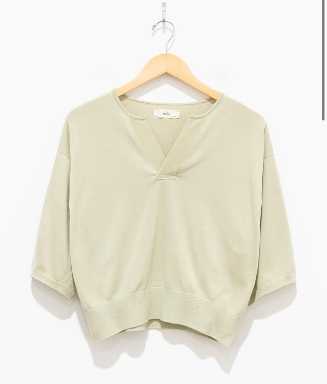 언필 unfil 브이넥 반팔 니트  상품이미지1