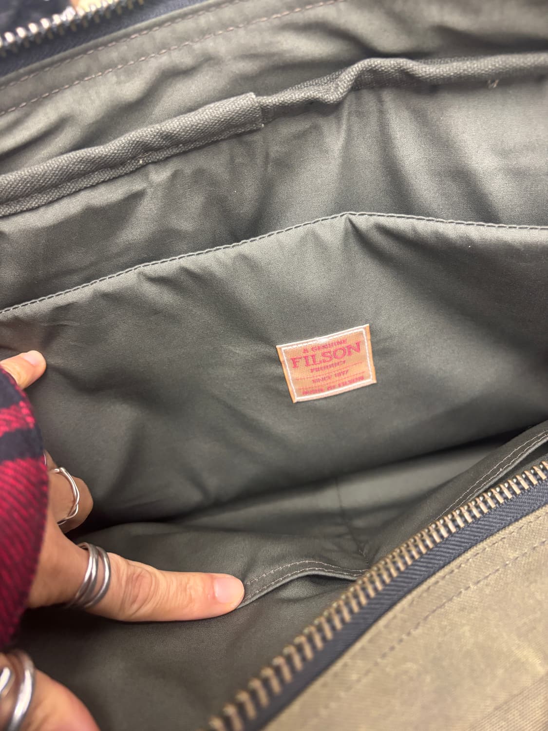 Filson 24 hour tin brief case 왁스코튼 숄더백 상품이미지7