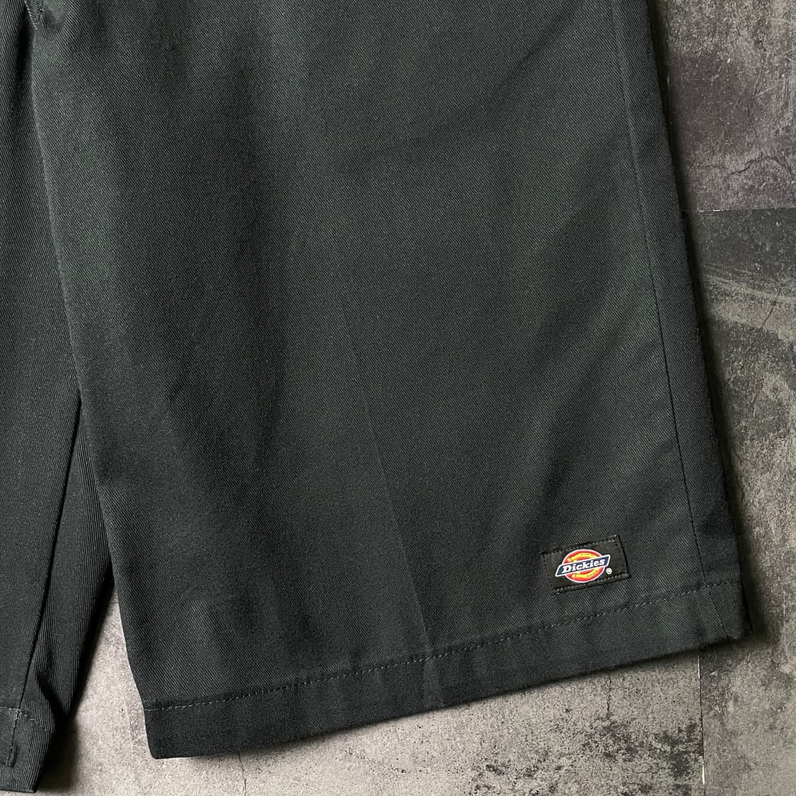 DICKIES 디키즈 블랙 릴렉스핏 워크 하프팬츠 A01143 상품이미지4