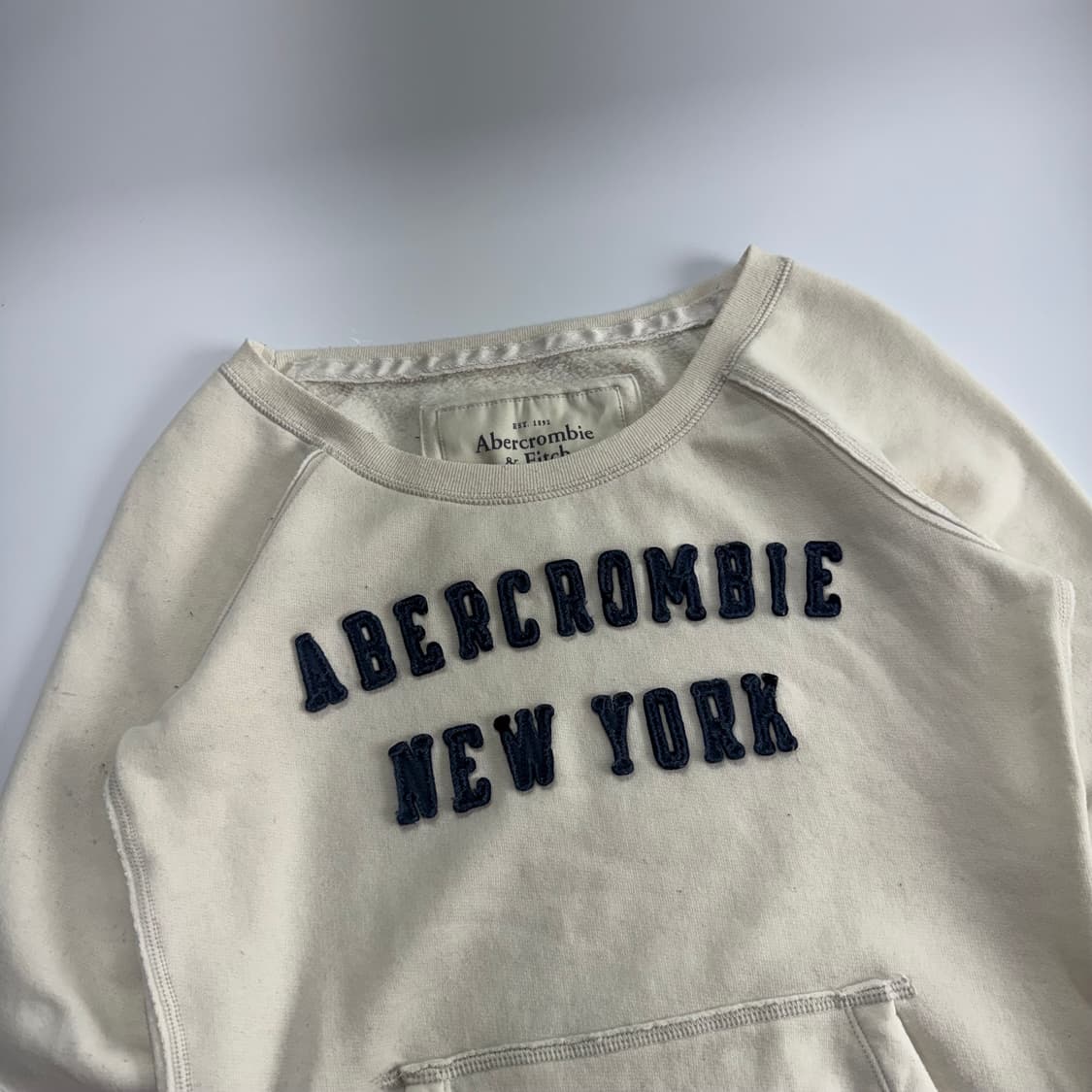 Abercrombie 아베크롬비 스펠아웃로고 아이보리 맨투맨 상품이미지4