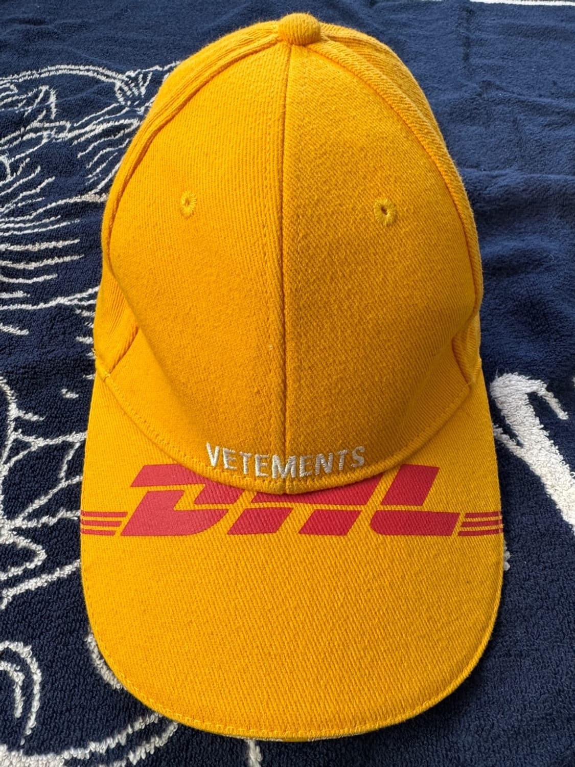 베트멍 DHL 볼캡  VETEMENTS 모자   상품이미지1