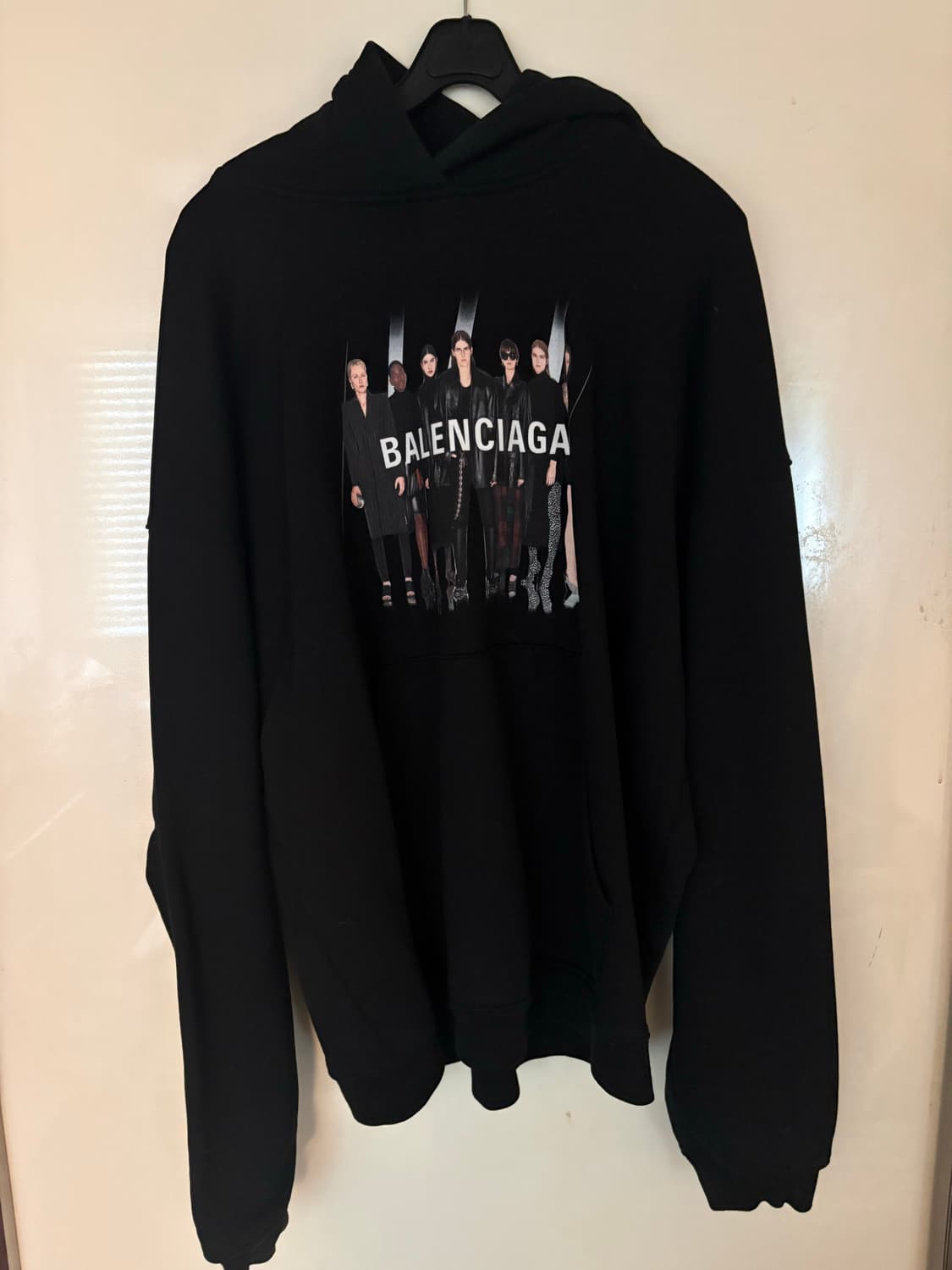 뎀나 발렌시아가 후드티  상품이미지1