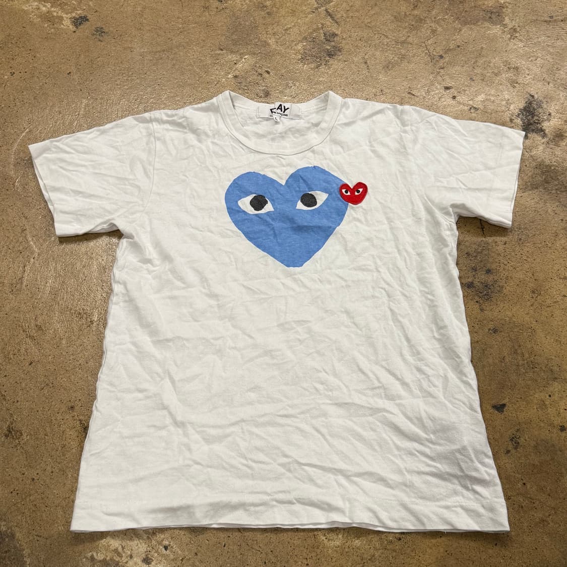 꼼데가르송 스카이블루 빅로고 레드 와펜 반팔 티 상품이미지2