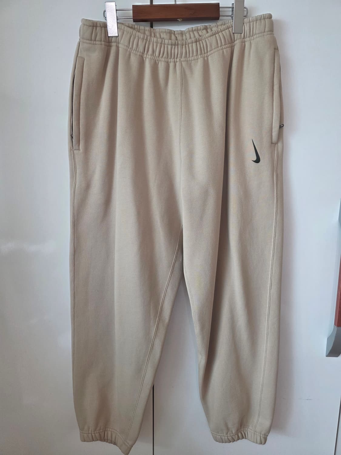 나이키 x 빌리 아일리시 NRG 플리스 팬츠 머쉬룸 - 아시아 상품이미지1