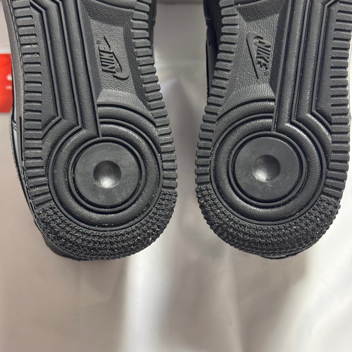 [265] 나이키 에어포스 1 '07 로우 트리플 블랙 (올검 포스) 상품이미지8