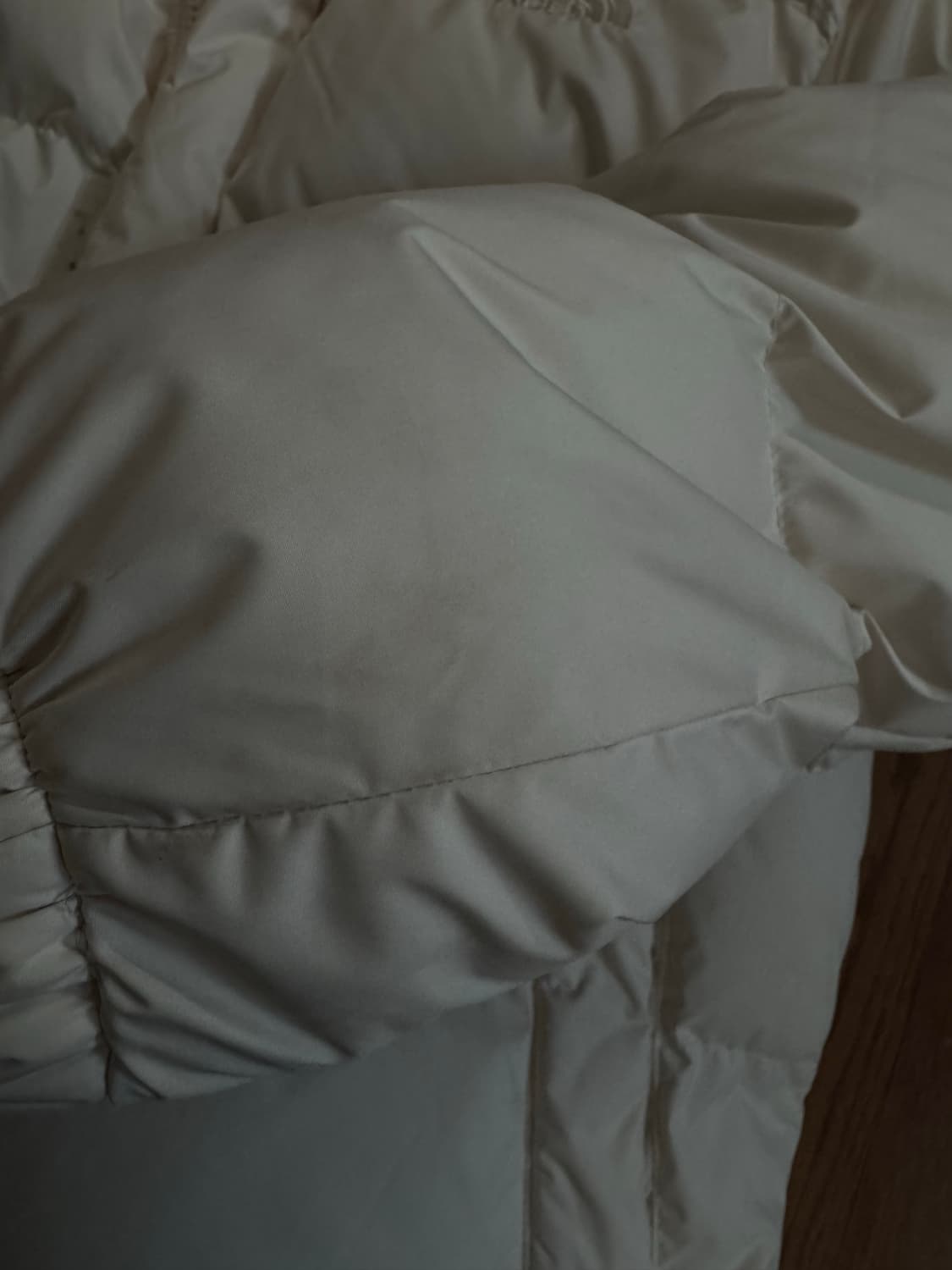 노스페이스 온볼 패딩 자켓 아이보리 상품이미지2