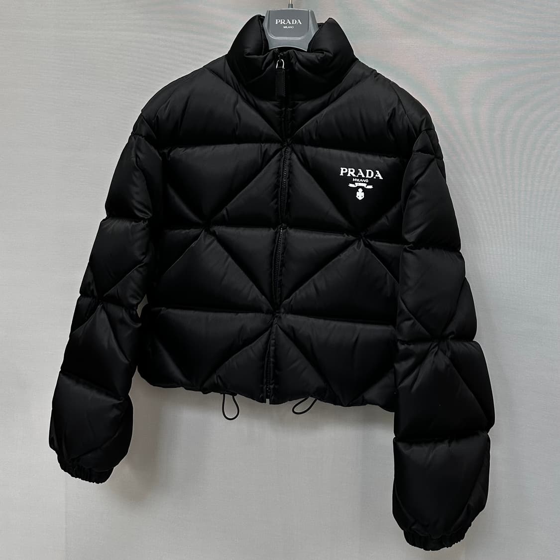 프라다 리나일론 개버딘 크롭 다운 자켓 ( 66 ) 상품이미지2