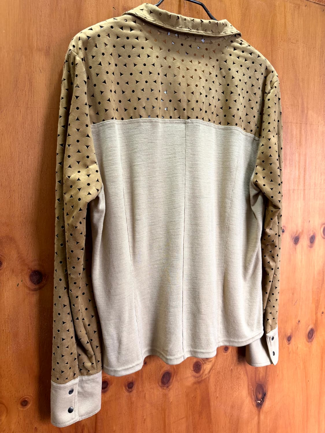 APPARUE Laser-Cut Detail Mixed Shirt 상품이미지3