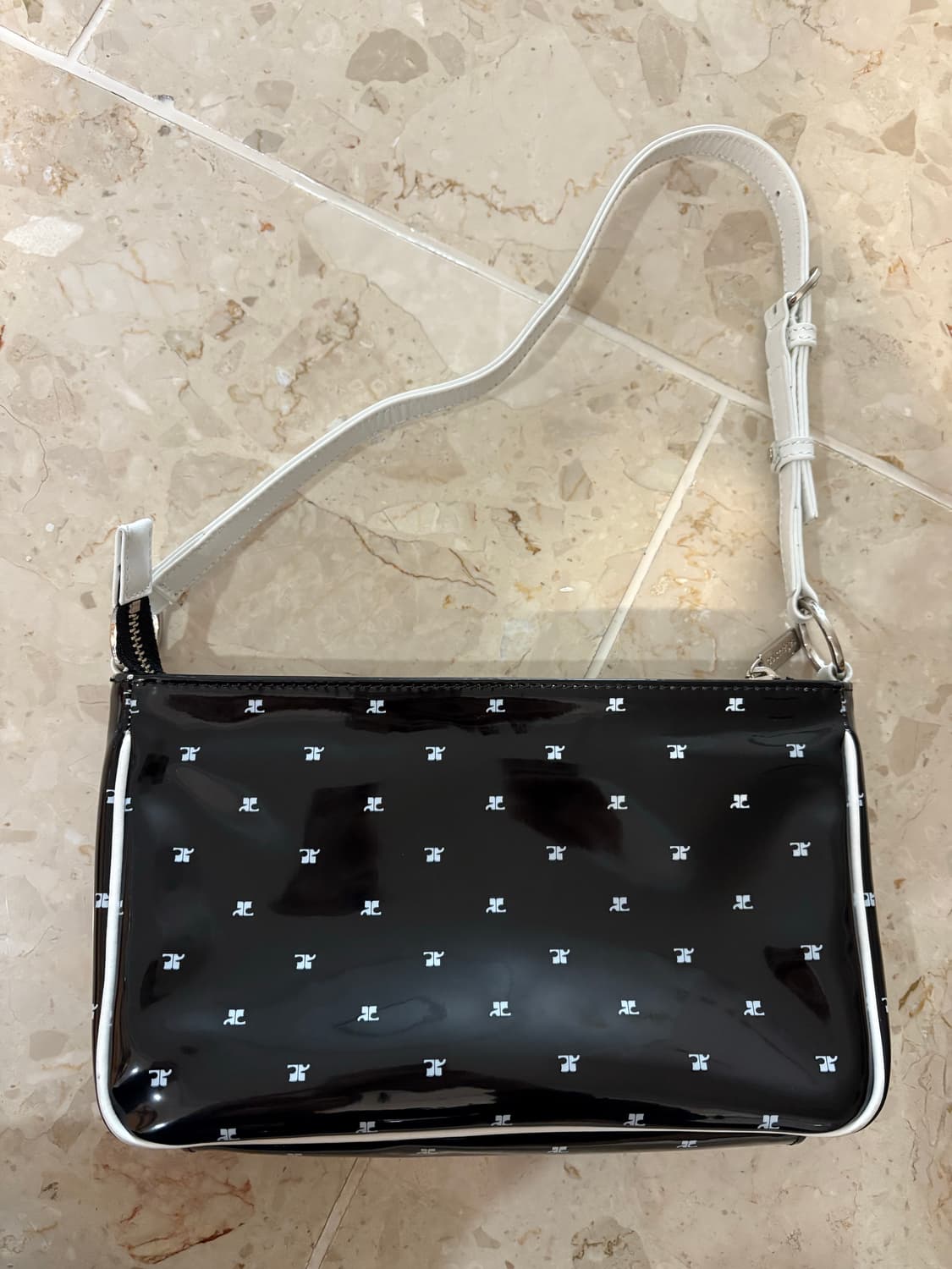 꾸레쥬 에나멜 숄더백 상품이미지2