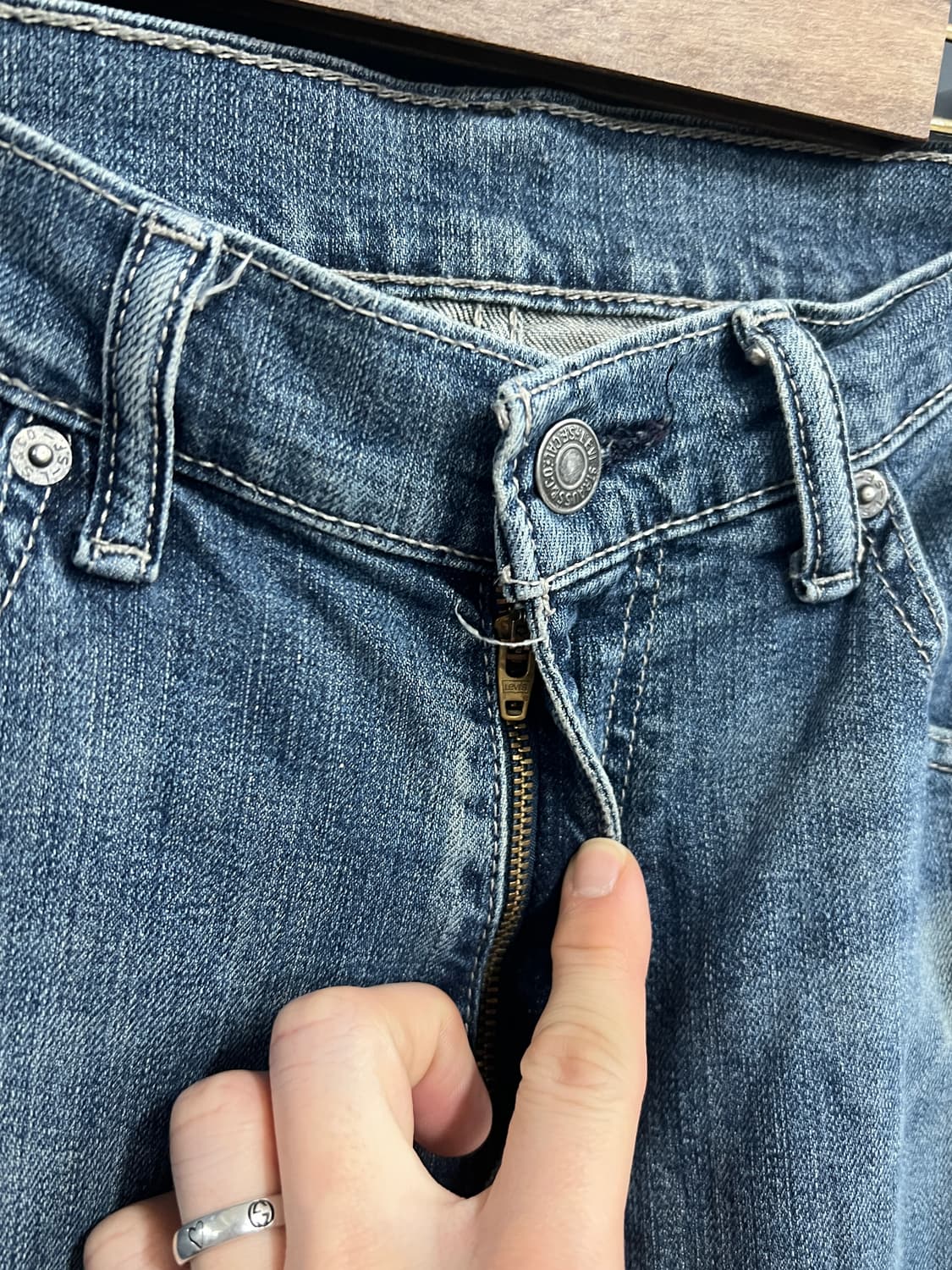 Levis 리바이스 505 레귤러 스트레이트 연청 데님 팬츠 상품이미지5