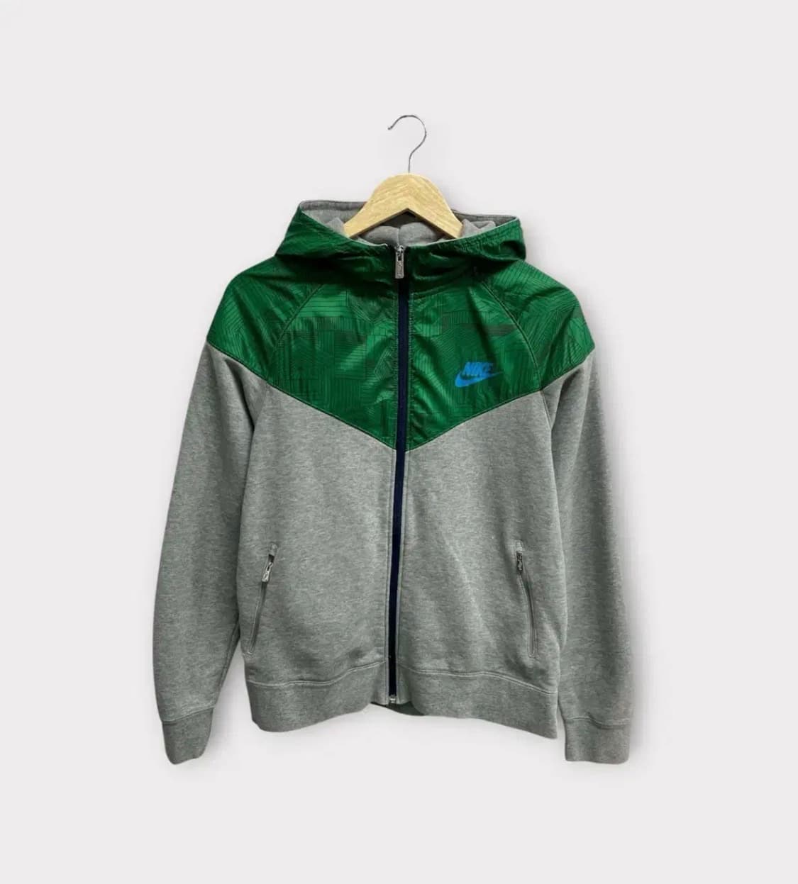 나이키 그린 바람막이 - 160호/성인여자S 상품이미지1