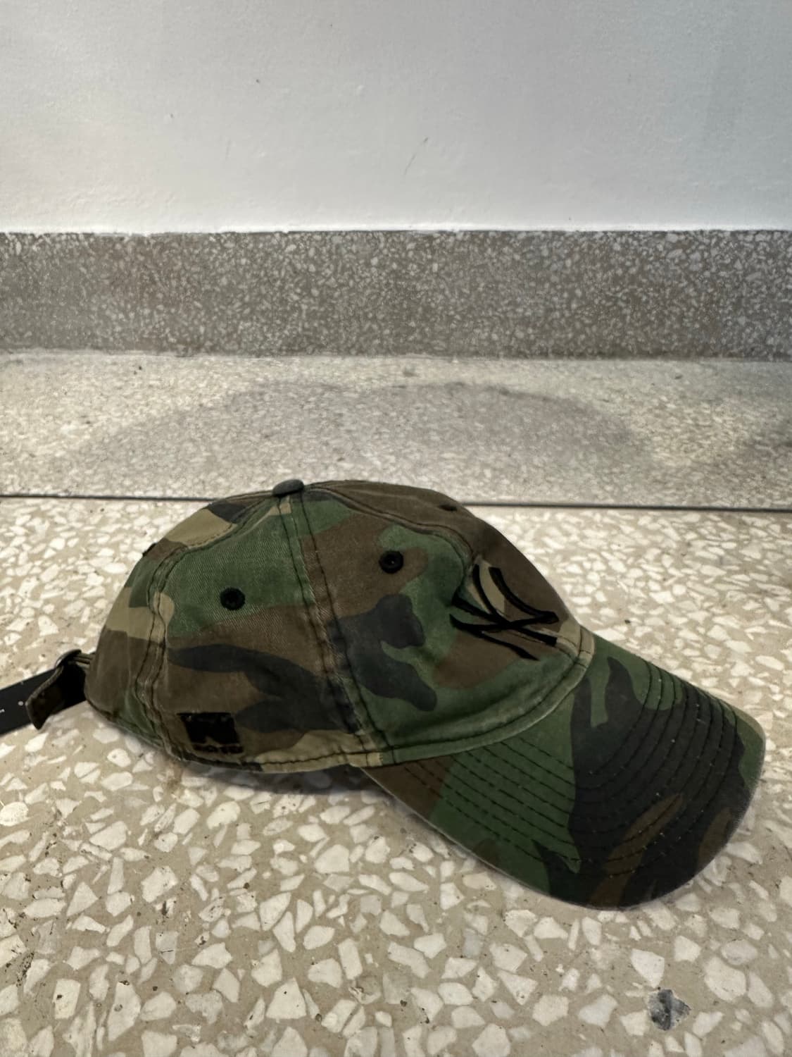 New era x this is never that camo cap 상품이미지3