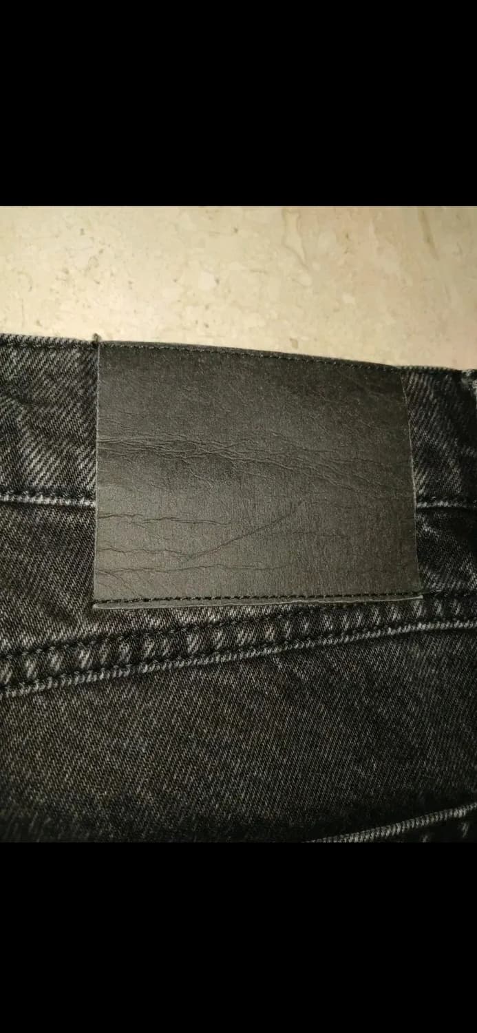 BALENCIAGA WASHED BLACK DENIM SHORTS 상품이미지6