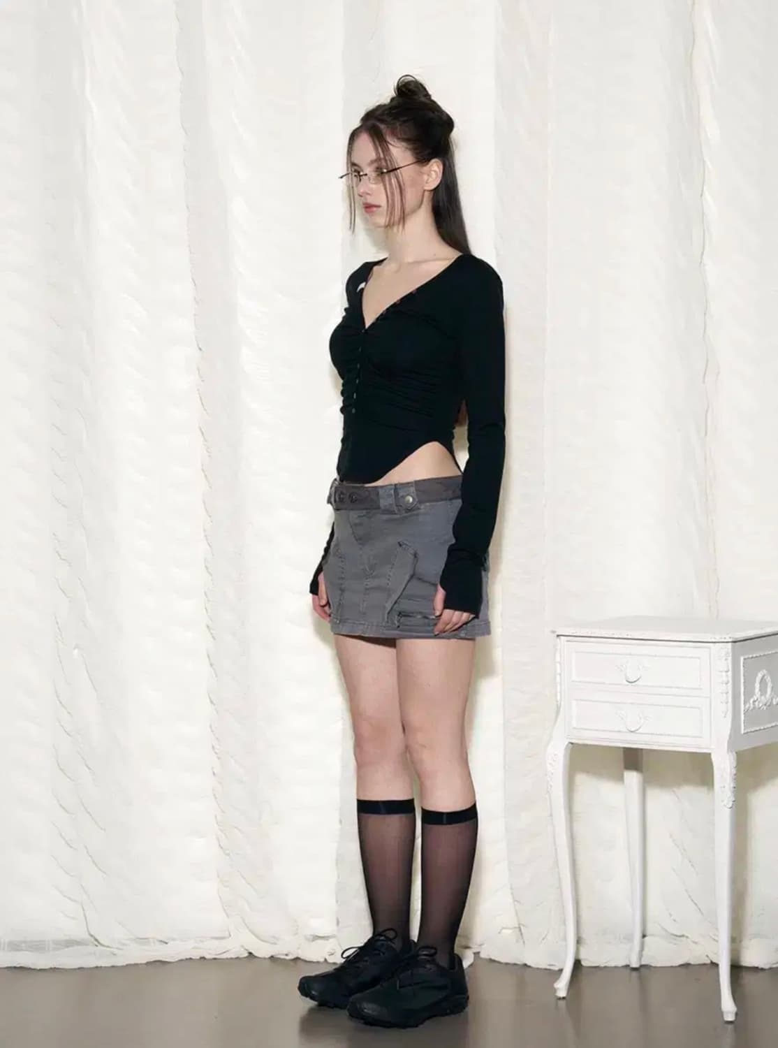 플리즈노팔로우 니나 버튼 레이스셔링 롱슬리브탑 블랙브이넥헨리시스루레이어드 상품이미지3