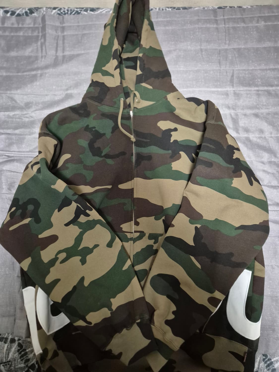 (새상품) 슈프림 25ss 빅로고 카모 후드집업 xl  상품이미지1