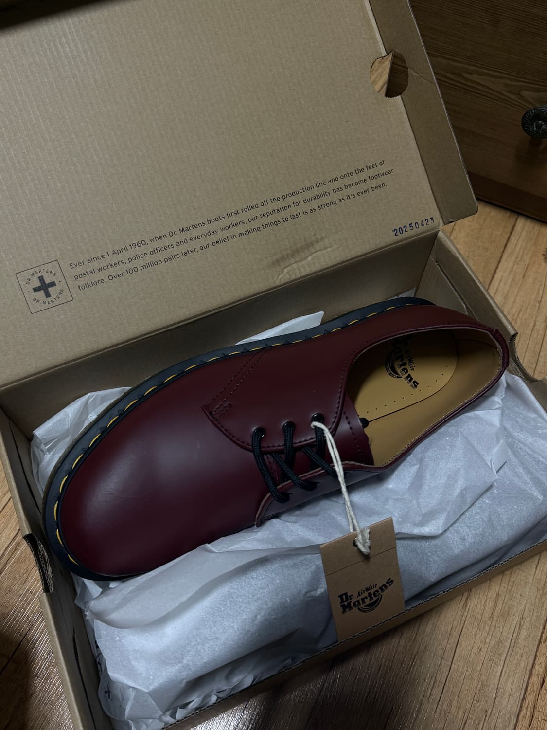 닥터마틴 1461 스무스 체리레드 상품이미지1