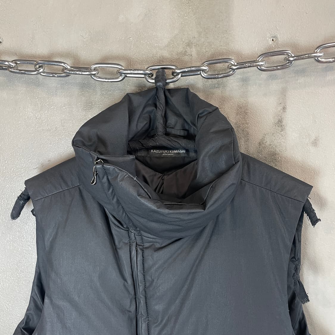 어태치먼트 코팅 코튼 패딩 베스트 상품이미지4