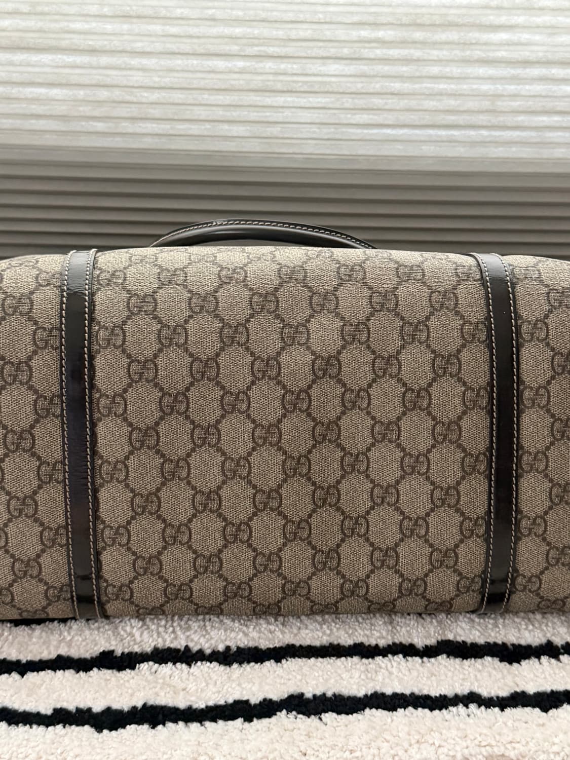 GUCCI GG 수프림 조이 쇼퍼백 오버사이즈 상품이미지5